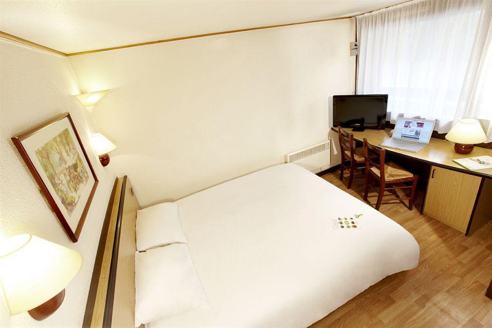 Campanile Agen Hotel Exterior photo